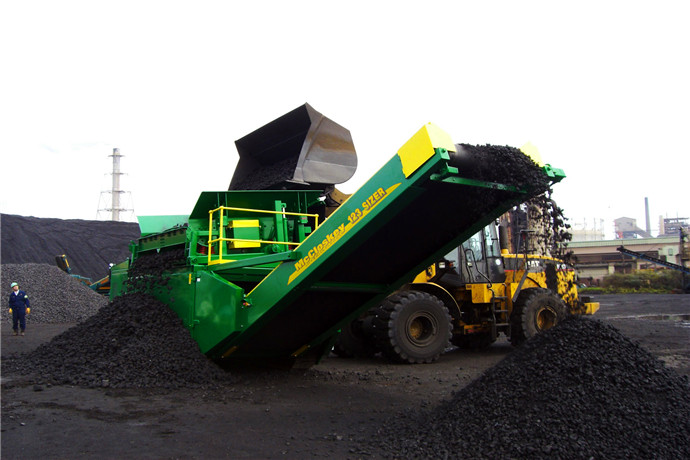 履带式流动碎石机械设备哪家专业？世邦履带流动碎石加工设备有何优势？