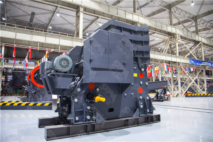 日产5000吨左右的大型矿山破碎机械设备多少钱