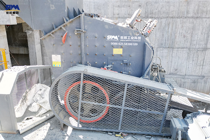 反击破碎机破碎原理是什么？