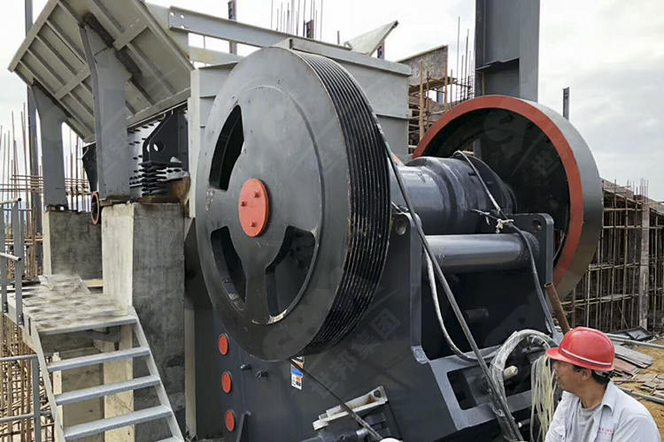 云南时产400吨玄武岩破碎线